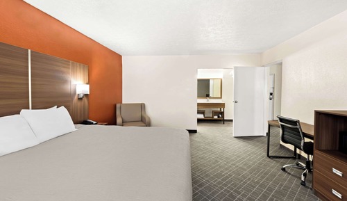 Suite, Multiple Beds, Non Smoking