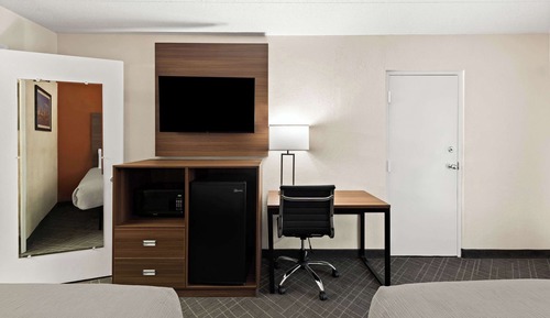 Standard Room, 2 Queen Beds, Non Smoking