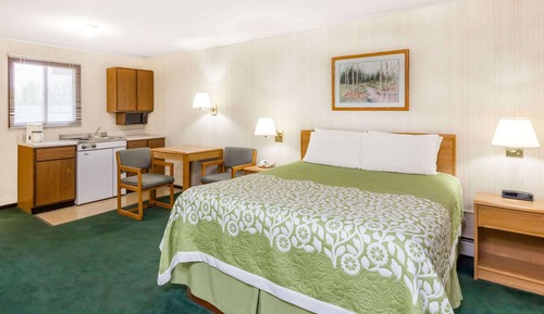 Efficiency, Standard Room, 1 Queen Bed