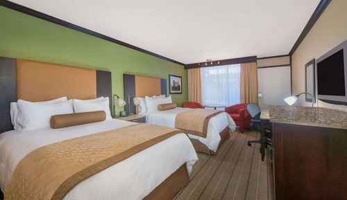 Suite, 1 Bedroom, Accessible, Non Smoking (Mobility, Roll-In Shower)