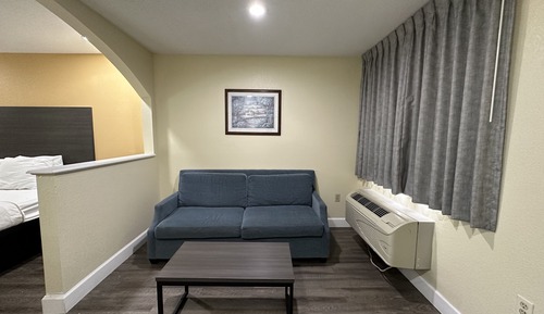 Suite, 1 King Bed with Sofa bed, Smoking