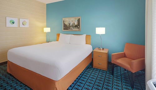 Executive Suite, 1 King Bed with Sofa bed (Mobility Accessible, Tub)