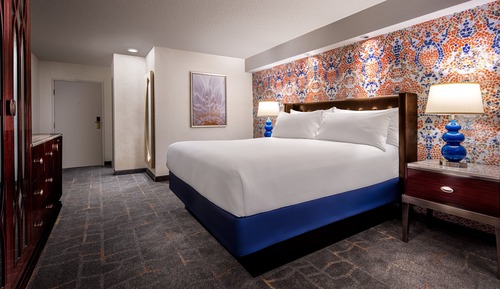 Pyramid Premier King Room