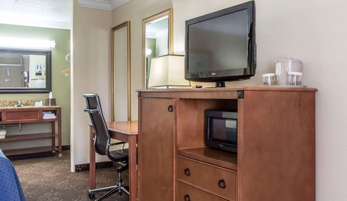 Standard Room, 1 King Bed, Smoking