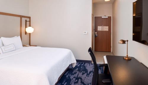 Room, 1 King Bed (Mobility/Hearing Access, Roll-In Shwr)