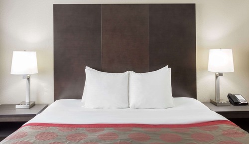 Room, 1 King Bed, Accessible, Non Smoking (Mobility/Hearing)