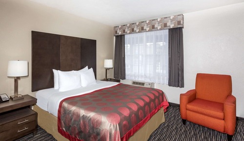 Standard Room, 1 King Bed