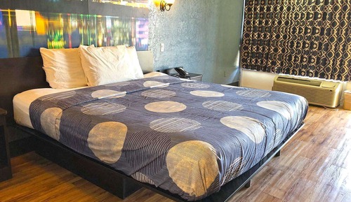 Room, 1 King Bed, Non Smoking