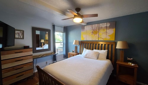 Deluxe Condo, 1 Queen Bed with Sofa bed, Bay View (Bay Front 1 Bedroom Queen Suite Condo)