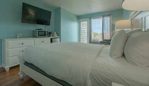 Standard Room, 1 Queen Bed, Bay View