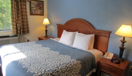 Room, 1 King Bed, Non Smoking (First Floor)