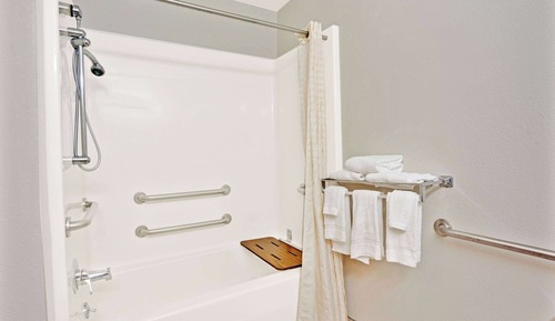 Standard Room, 2 Queen Beds, Accessible