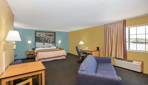 Superior Suite, 1 King Bed, Non Smoking (One-Bedroom Suite)