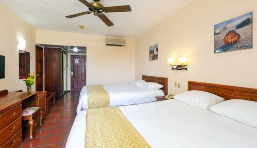 Standard Room, 2 Double Beds, Garden View