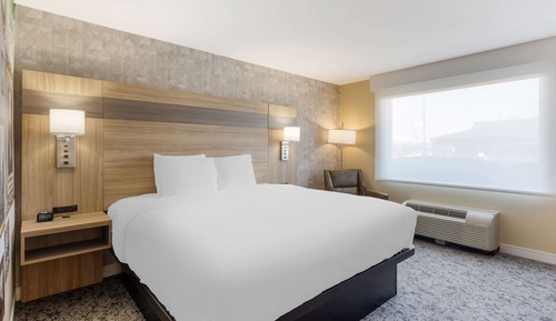 Standard Room, 1 Queen Bed, Accessible, Bathtub