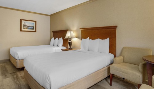 Standard Room, 2 Double Beds, Non Smoking, Refrigerator & Microwave