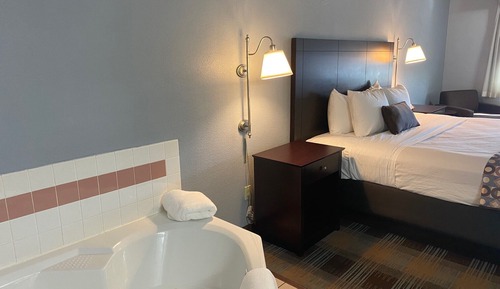 Deluxe Suite, 1 King Bed, Non Smoking