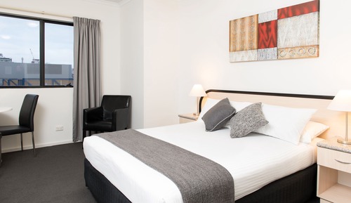 Deluxe Queen Room 
