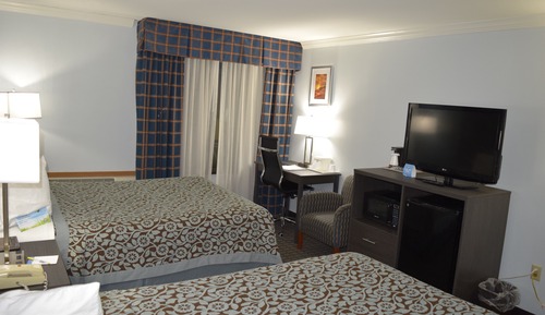 Standard Room, 2 Queen Beds, Non Smoking, Pool View