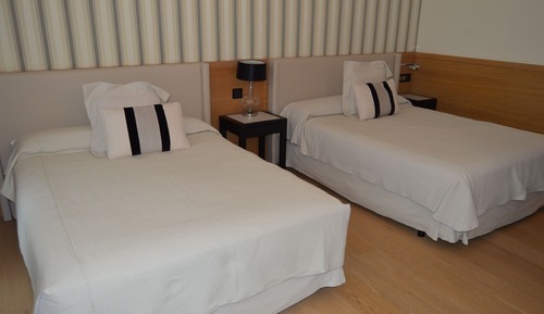 Family Room, 2 Double Beds, Bathtub