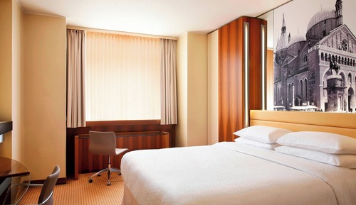 Superior Room, 1 Queen Bed