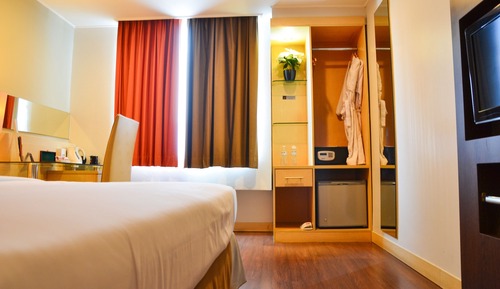 Superior Room, 1 Double Bed (City Side)