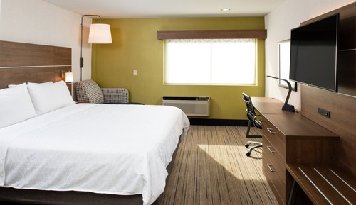 Standard Room, 1 King Bed, Roll-in Shower (Roll-In Shower)