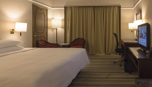 Standard Room, 1 King Bed, Garden View