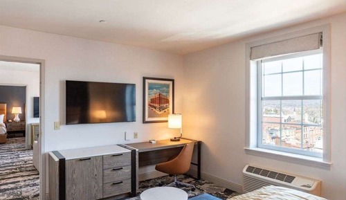 Suite, 3 Bedrooms