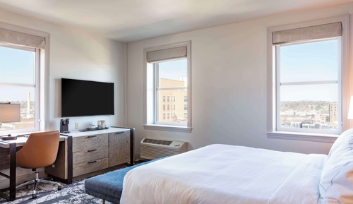 Room, 1 King Bed, Corner