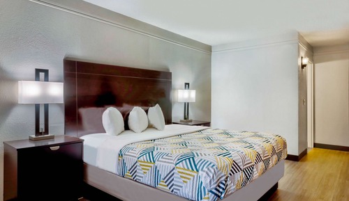 Standard Room, 2 Queen Beds, Non Smoking