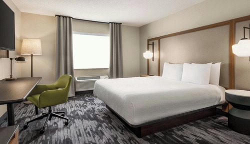 Room, 1 King Bed (Mobility/Hearing Accessible, Tub)