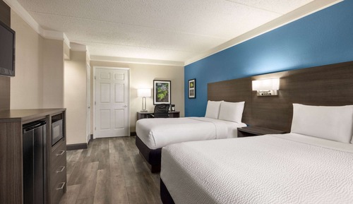 Room, 2 Double Beds, Accessible, Non Smoking (Mobility/Hearing, Roll-In Shower)