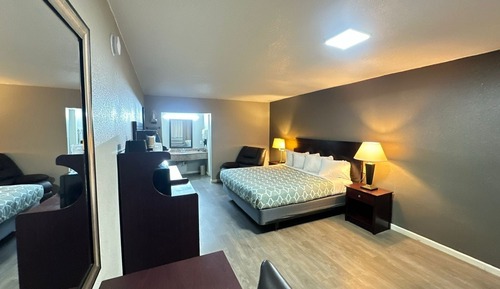 Standard Room, 1 King Bed, Non Smoking