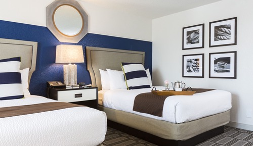 Deluxe Room, 2 Queen Beds, Lake View