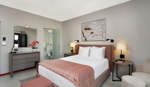 Deluxe Room, 1 Queen Bed