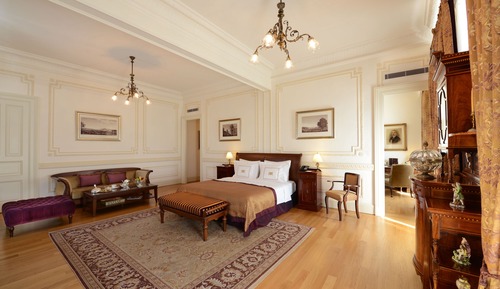 Senior Suite