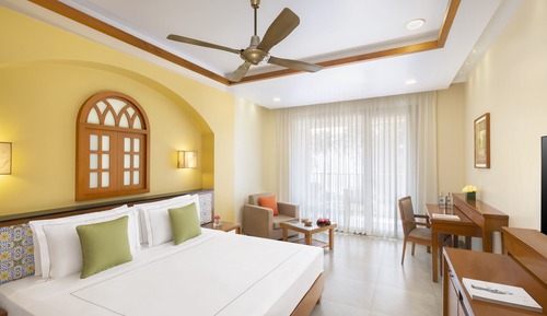 Superior Room, 1 King Bed, Garden View