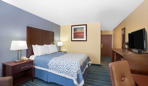 Standard Room, 1 Queen Bed