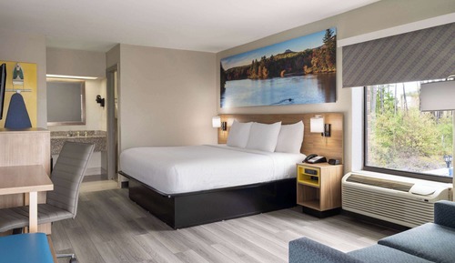 Standard Room, 1 King Bed, Smoking