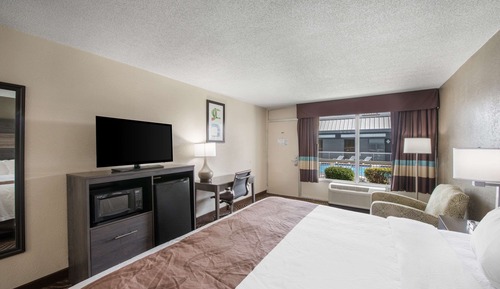 Standard Room, 1 King Bed, Non Smoking