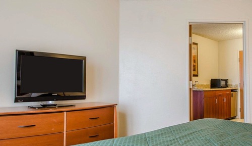 Standard Room, 2 Queen Beds, Non Smoking