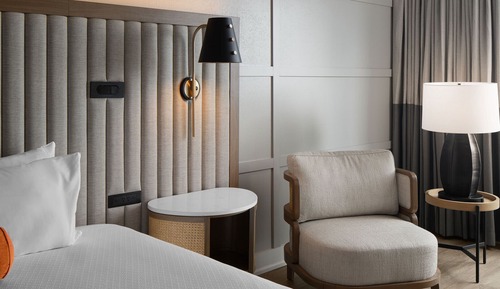 Junior Suite, 1 King Bed, Accessible with Bathtub