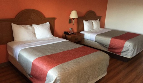 Standard Room, 2 Queen Beds, Non Smoking