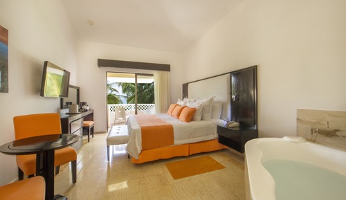 Room, 1 King Bed, Non Smoking (Couple Retreat)
