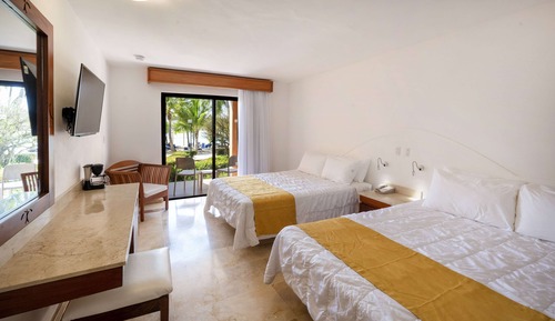 Superior accessible, 2 Queen Beds, Non-Smoking