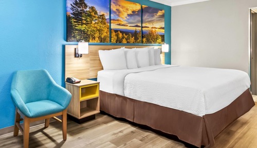 Standard Room, 1 King Bed