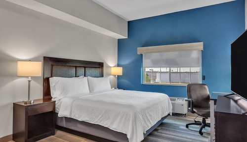 Standard Room, 1 King Bed
