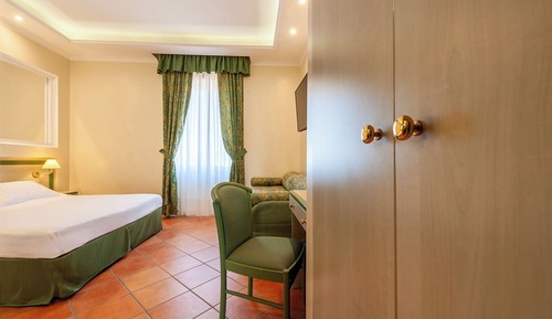 Classic Room, 1 King Bed