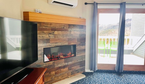 Highland Deluxe Mtn View Top Floor